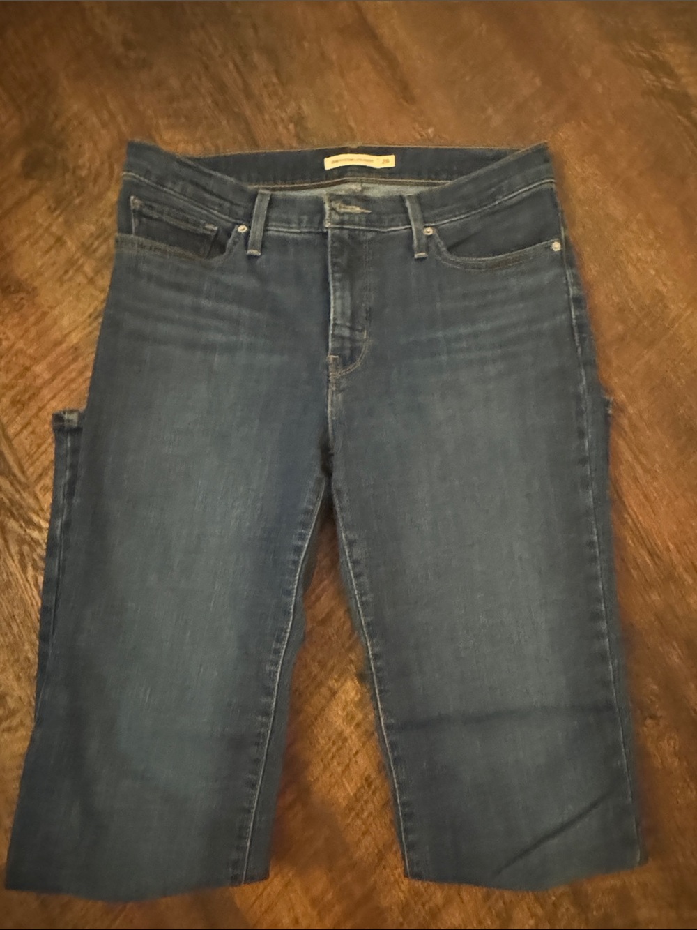 Levi's Mid Wash Straight Leg Women's Jeans